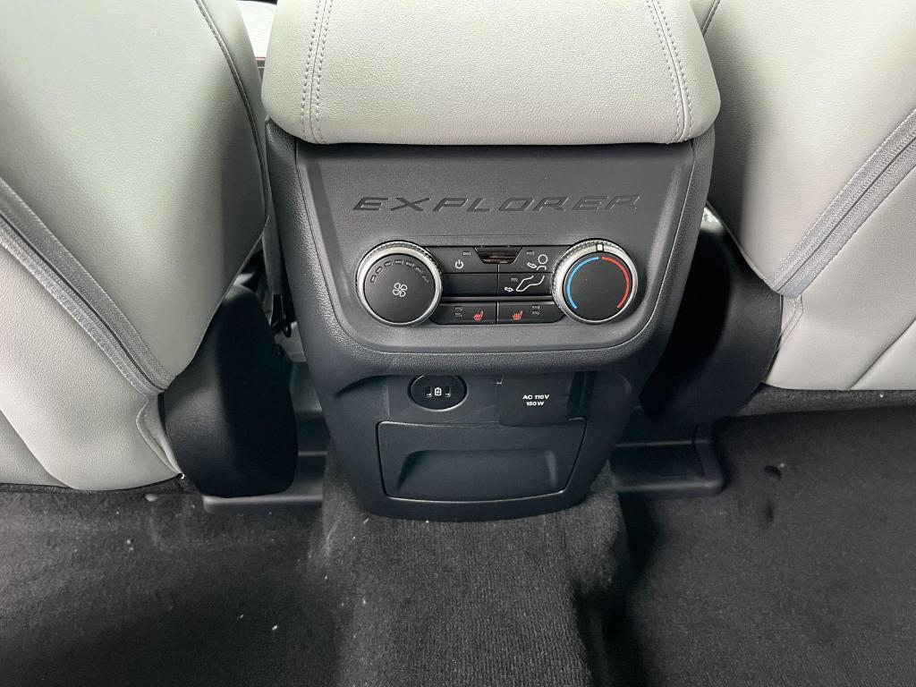 new 2025 Ford Explorer car, priced at $59,365
