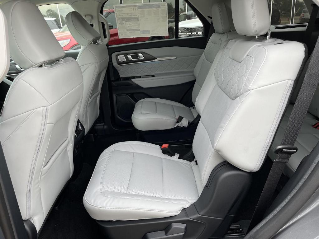 new 2025 Ford Explorer car, priced at $59,365