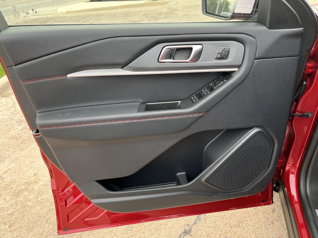 new 2025 Ford Explorer car, priced at $52,274