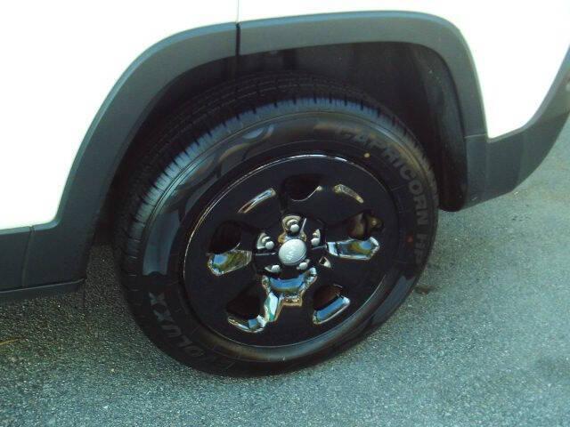 used 2015 Jeep Cherokee car, priced at $7,950