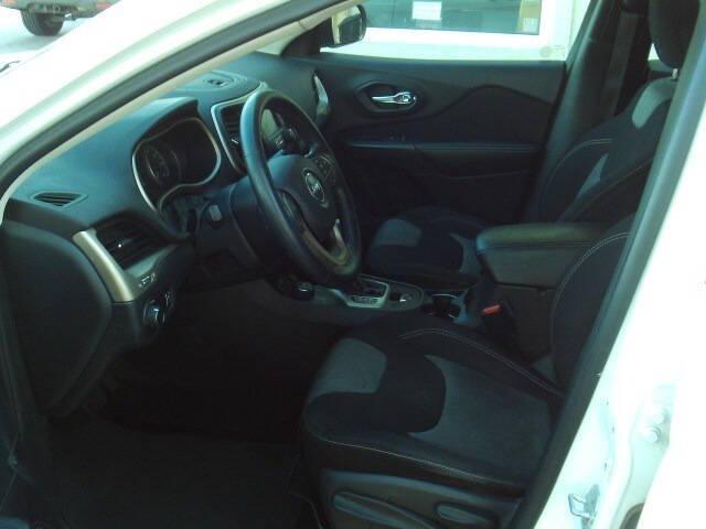 used 2015 Jeep Cherokee car, priced at $7,950