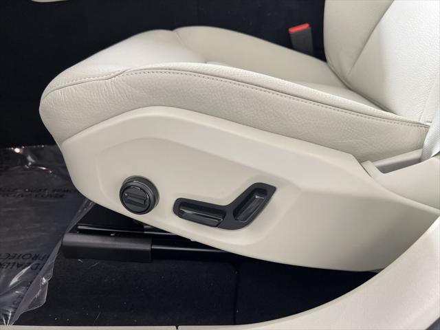 new 2025 Volvo XC60 Plug-In Hybrid car, priced at $53,797
