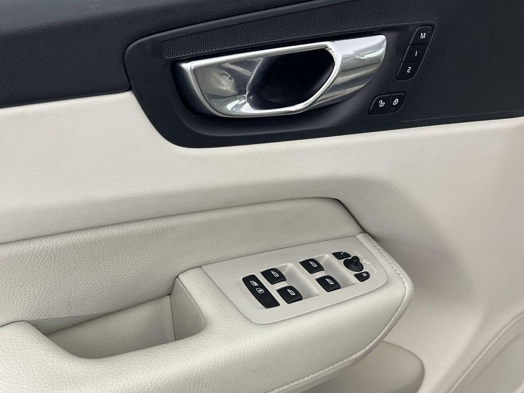 used 2022 Volvo XC60 car, priced at $29,994