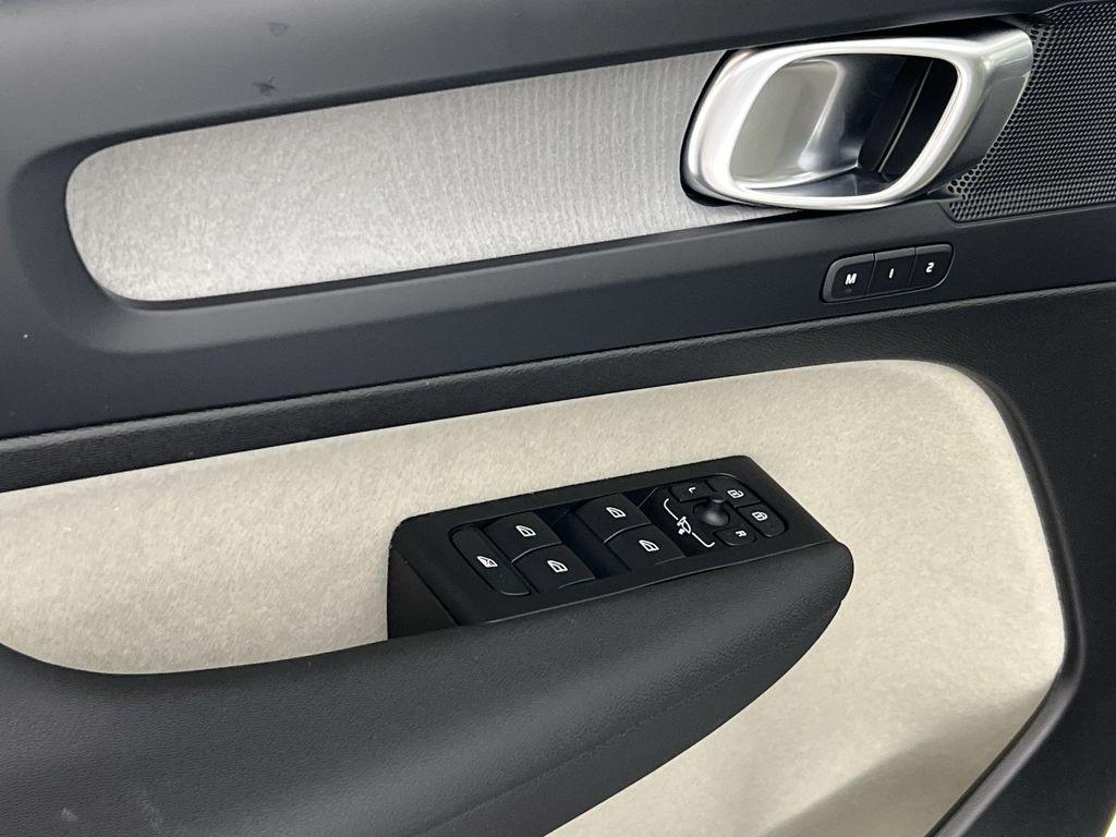 new 2026 Volvo XC40 car