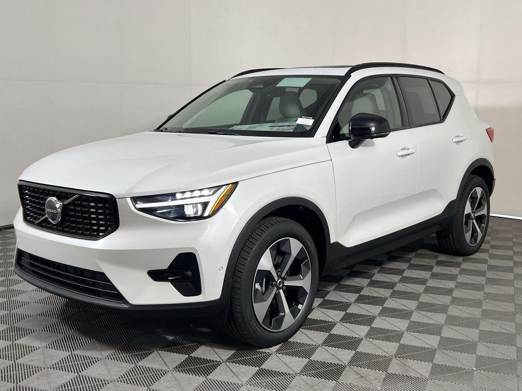 new 2026 Volvo XC40 car