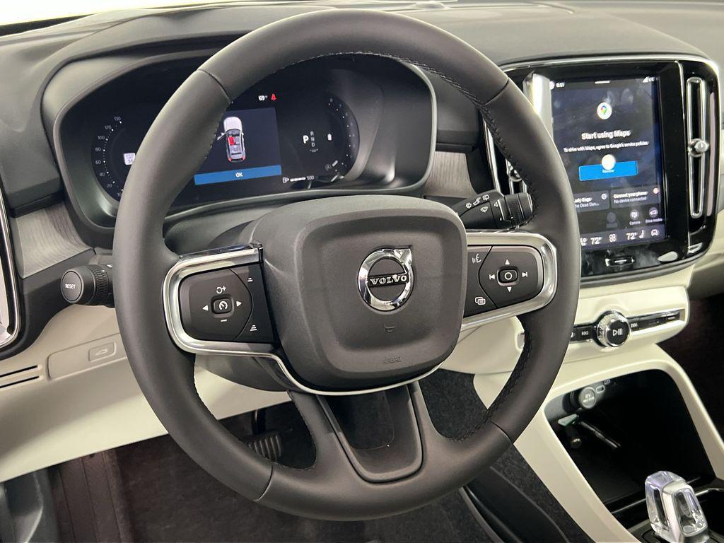 new 2026 Volvo XC40 car
