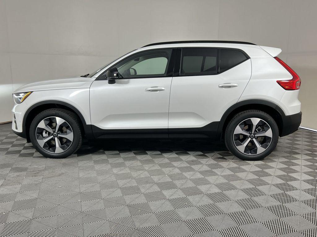new 2026 Volvo XC40 car