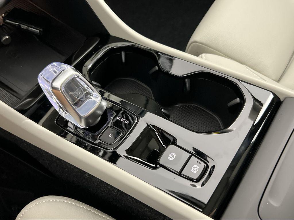 new 2026 Volvo XC40 car