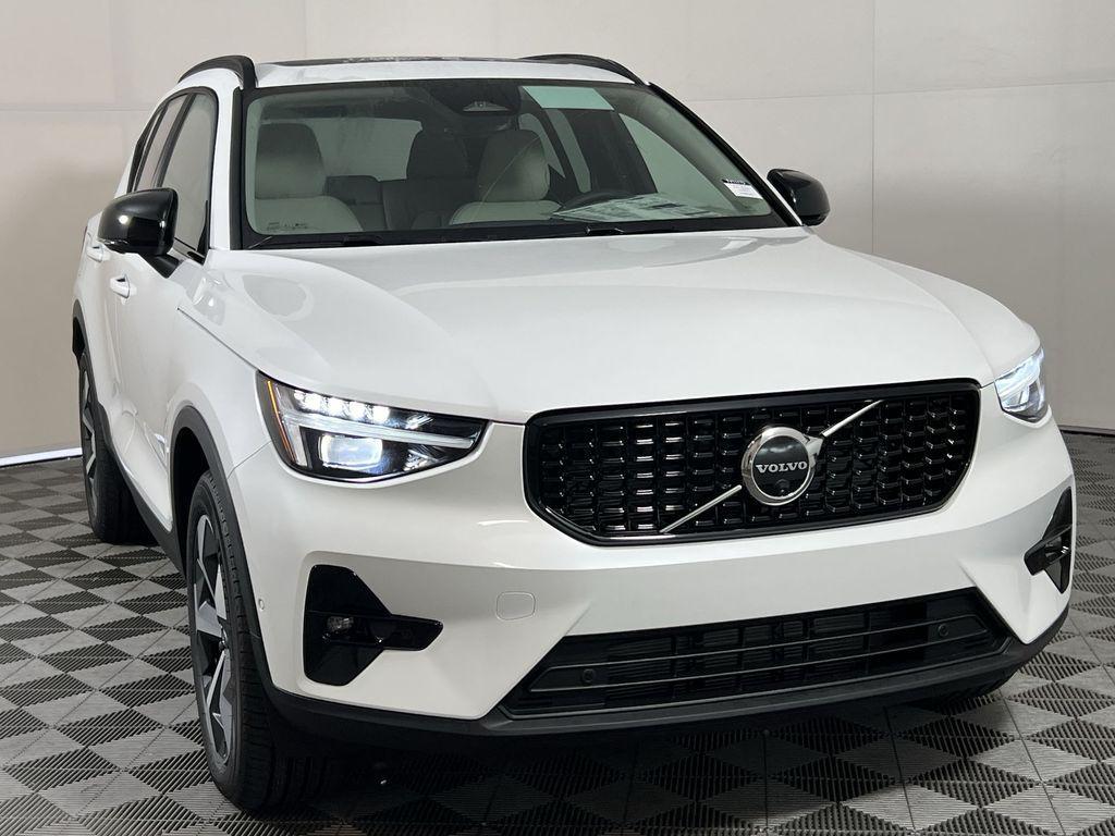 new 2026 Volvo XC40 car