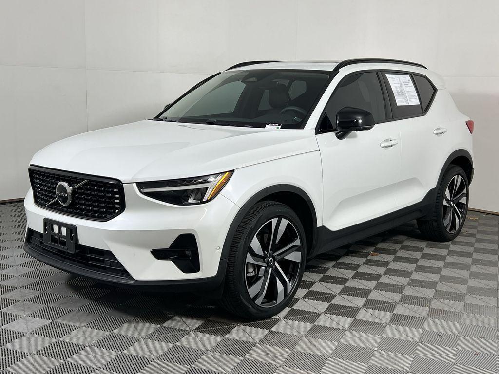 used 2023 Volvo XC40 car, priced at $28,895