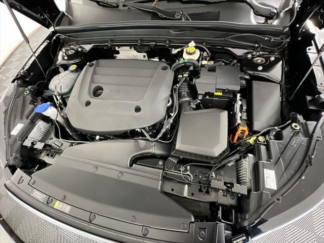 new 2025 Volvo XC40 car, priced at $48,335
