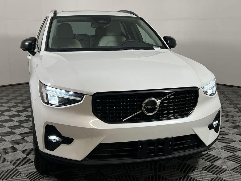 used 2023 Volvo XC40 car, priced at $33,987