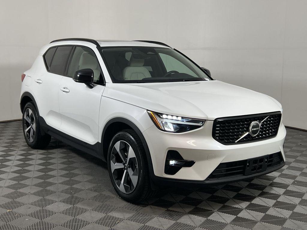 used 2023 Volvo XC40 car, priced at $33,987