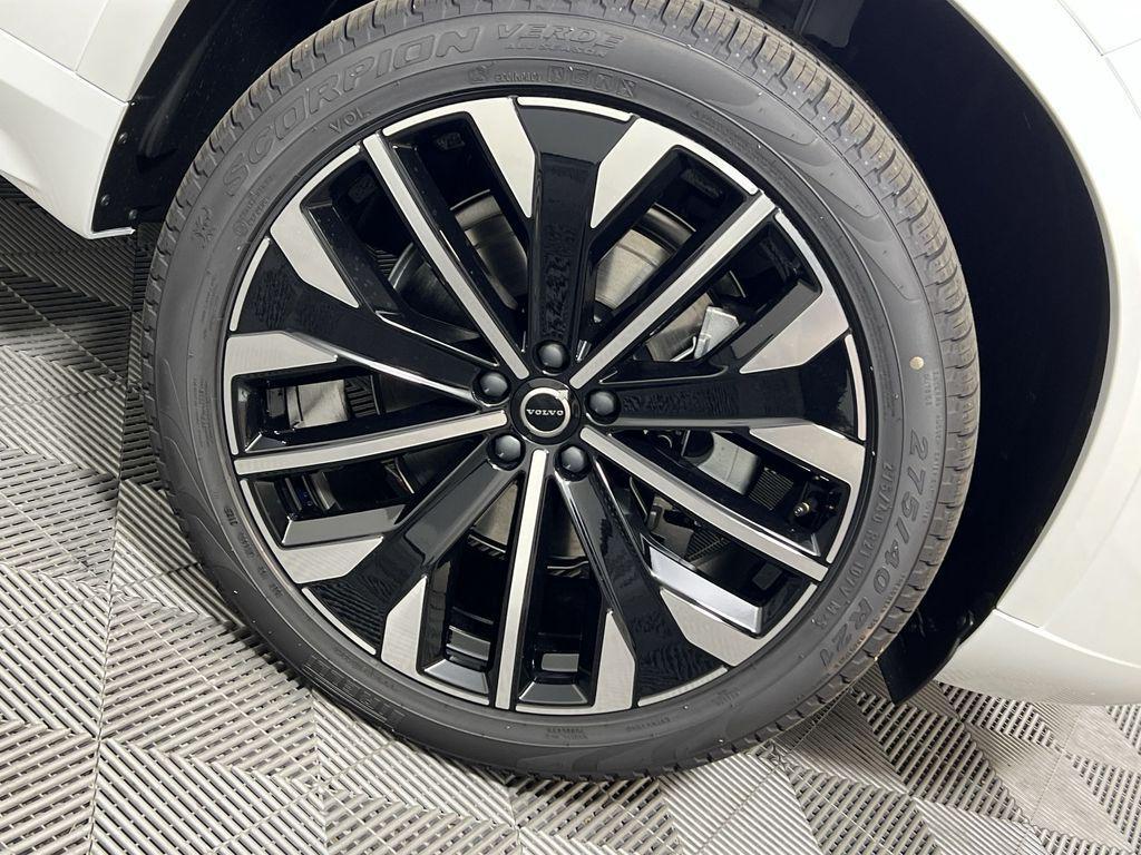 new 2026 Volvo XC90 car, priced at $75,155