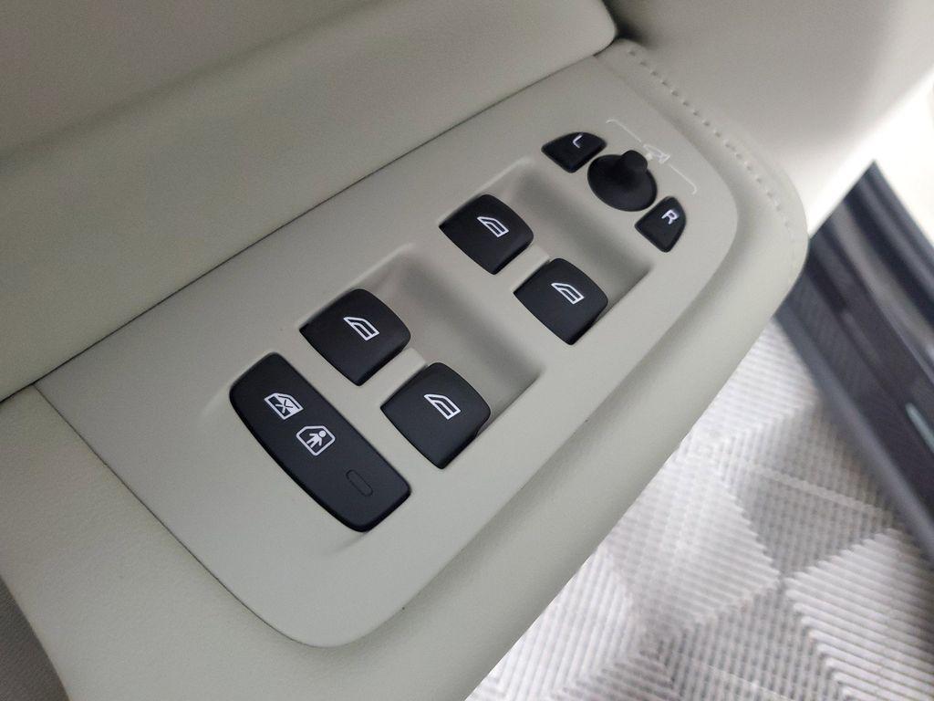 new 2025 Volvo XC60 Plug-In Hybrid car, priced at $57,959