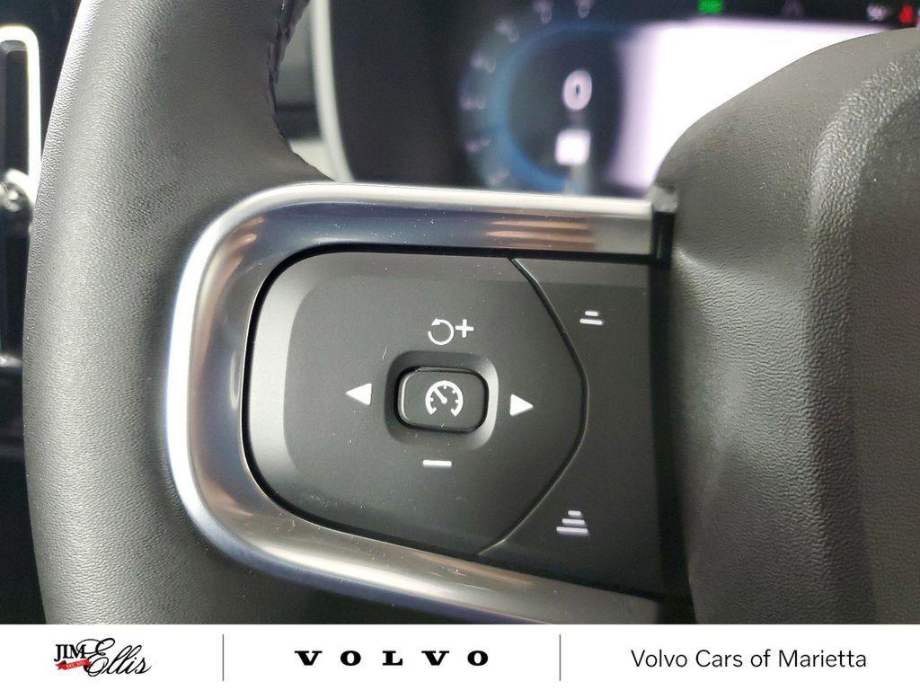 new 2025 Volvo XC40 car, priced at $43,358