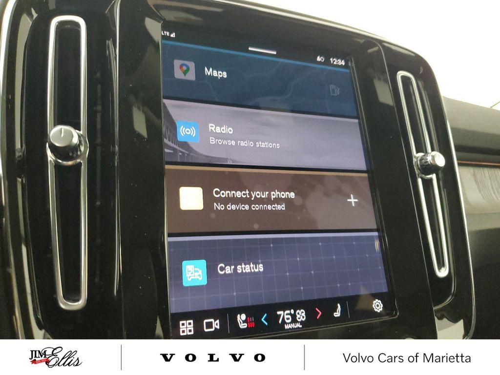 new 2025 Volvo XC40 car, priced at $43,358