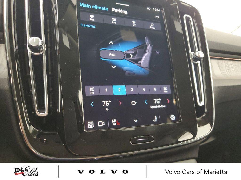 new 2025 Volvo XC40 car, priced at $43,358