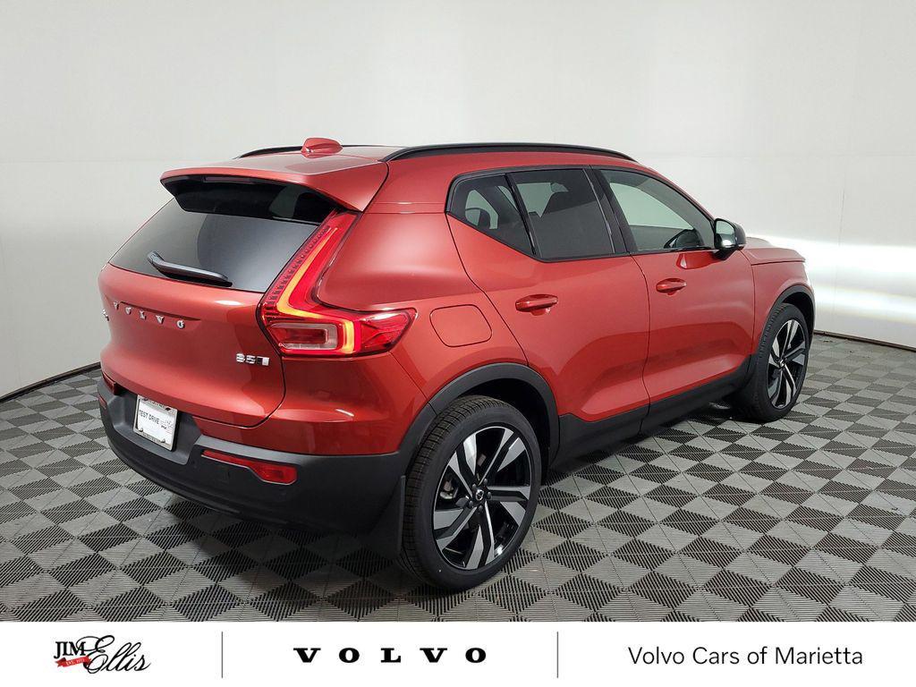 new 2025 Volvo XC40 car, priced at $43,358