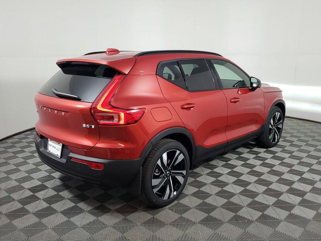 new 2025 Volvo XC40 car, priced at $45,858
