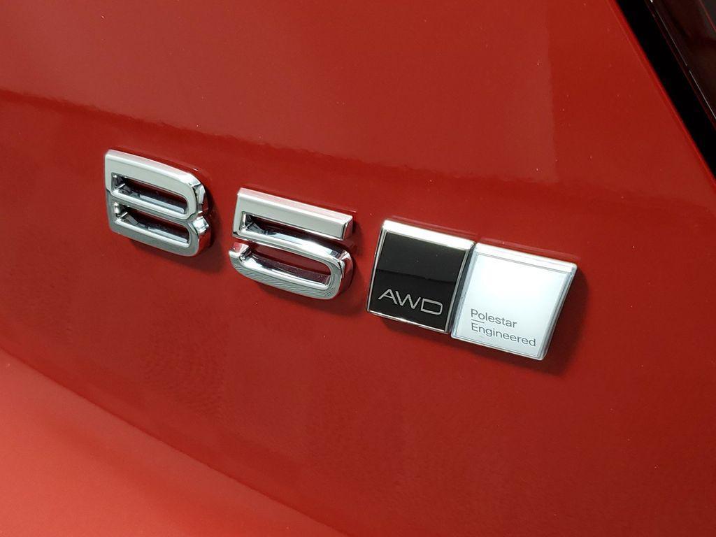 new 2025 Volvo XC40 car, priced at $45,858