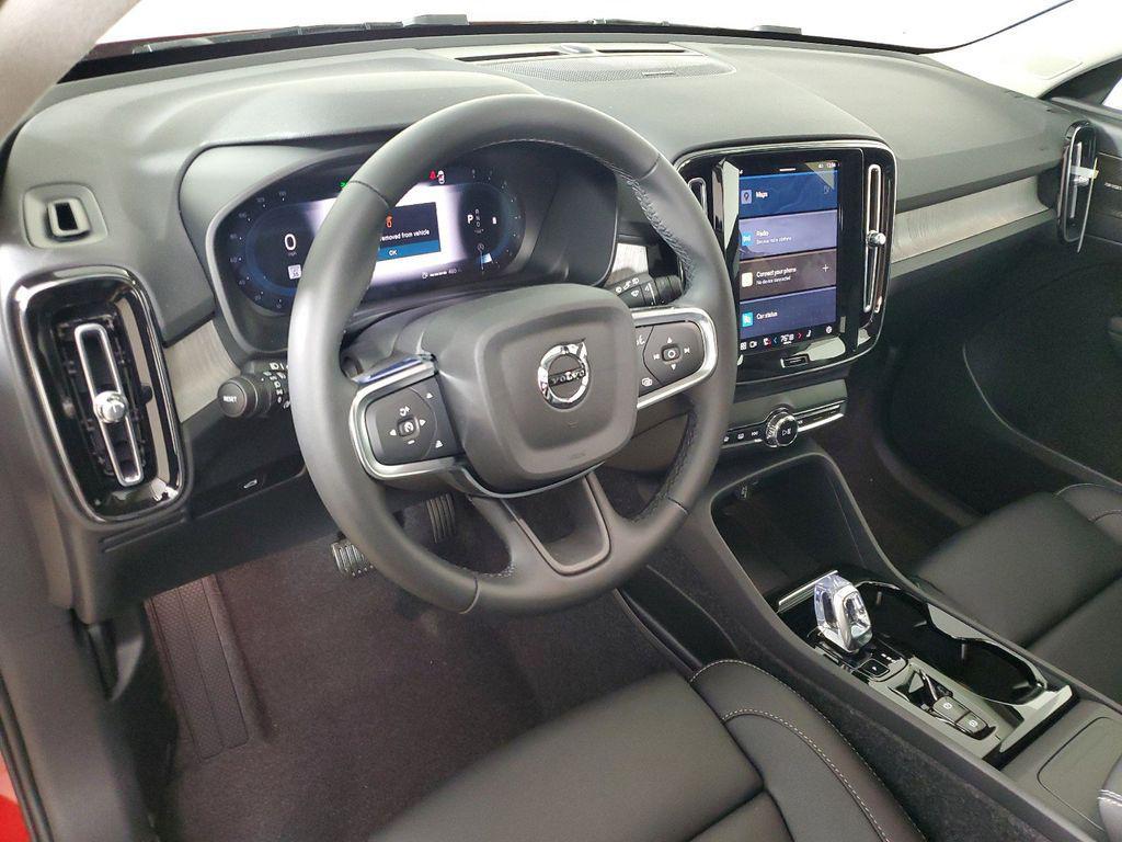 new 2025 Volvo XC40 car, priced at $45,858