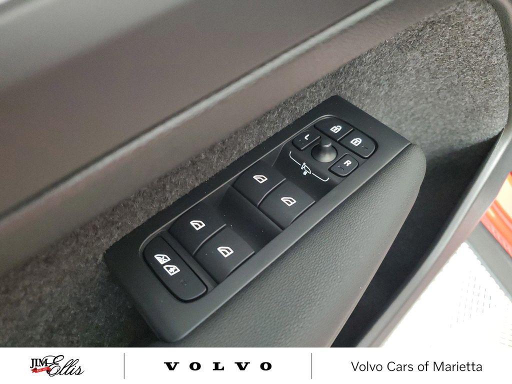 new 2025 Volvo XC40 car, priced at $43,358