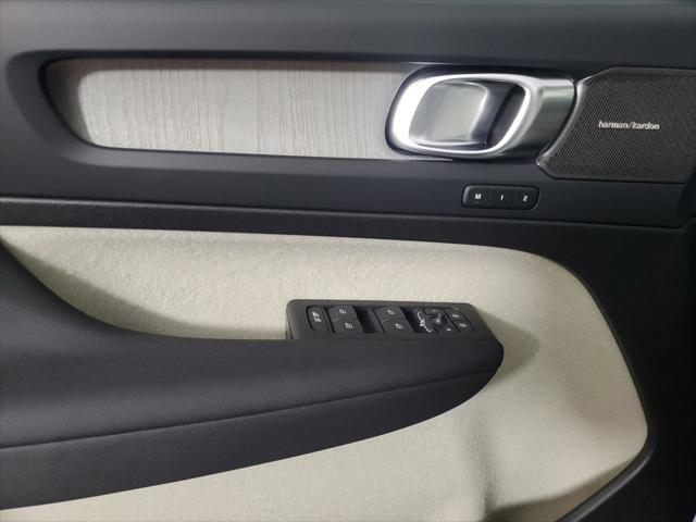 new 2025 Volvo XC40 car, priced at $50,565