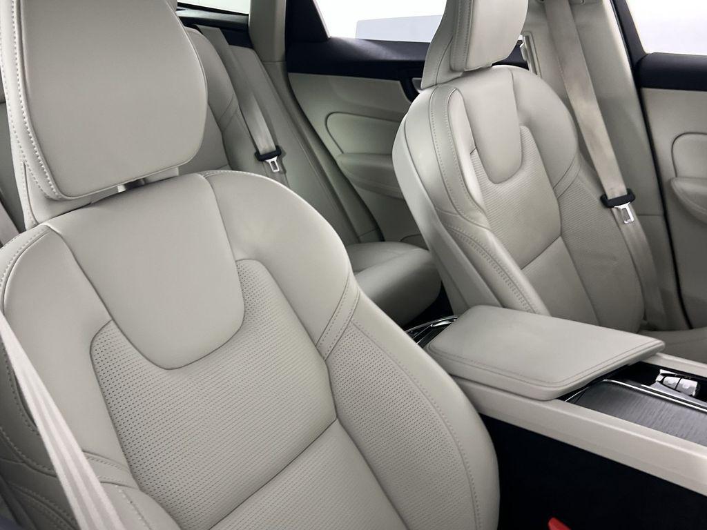 used 2023 Volvo XC60 car, priced at $41,467