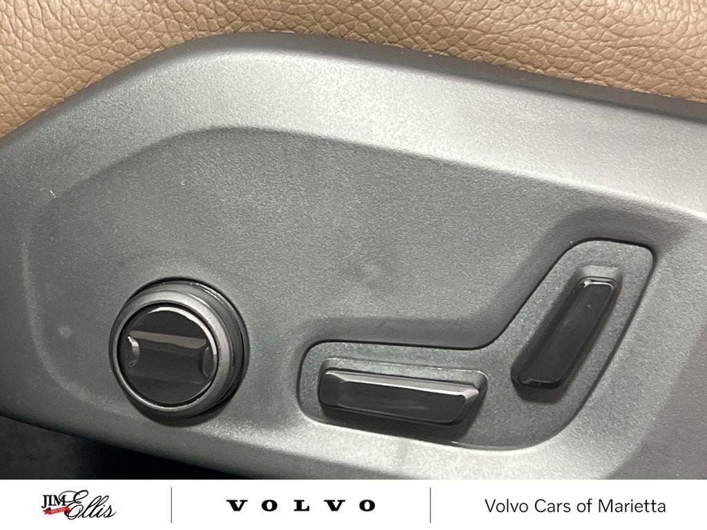 new 2025 Volvo XC60 car, priced at $48,824