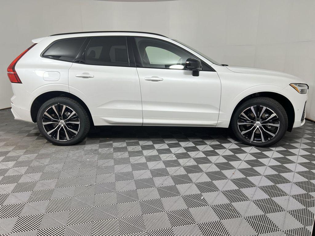new 2025 Volvo XC60 car, priced at $48,824