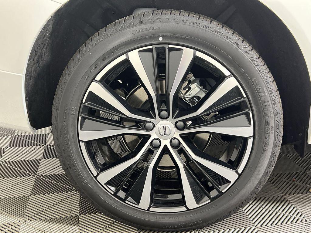 new 2025 Volvo XC60 car, priced at $48,824