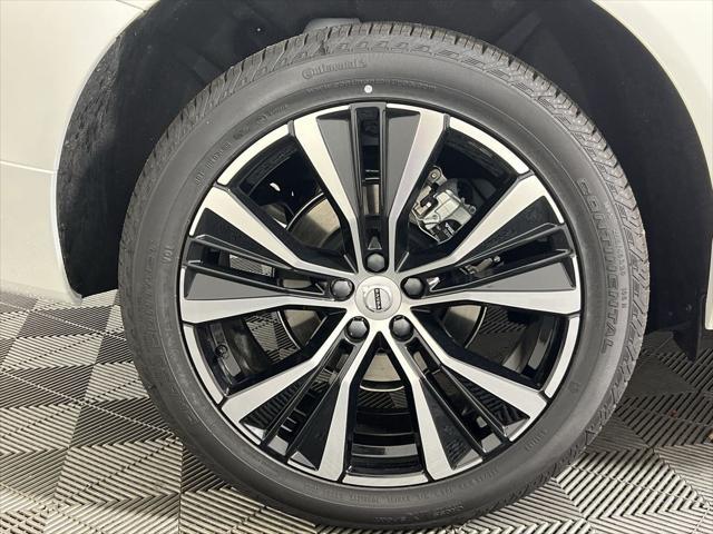 new 2025 Volvo XC60 car, priced at $49,990