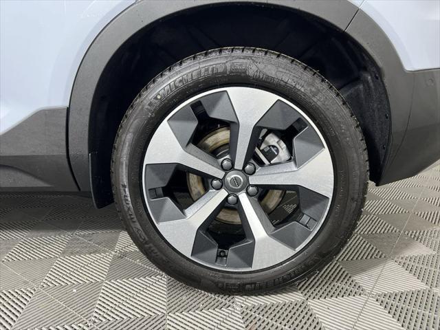new 2025 Volvo XC40 car, priced at $45,795