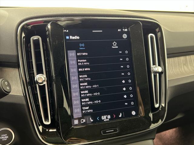 new 2025 Volvo XC40 car, priced at $45,795