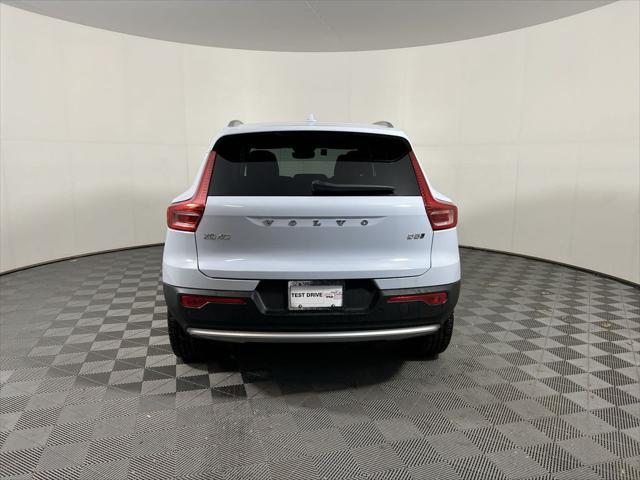 new 2025 Volvo XC40 car, priced at $45,795