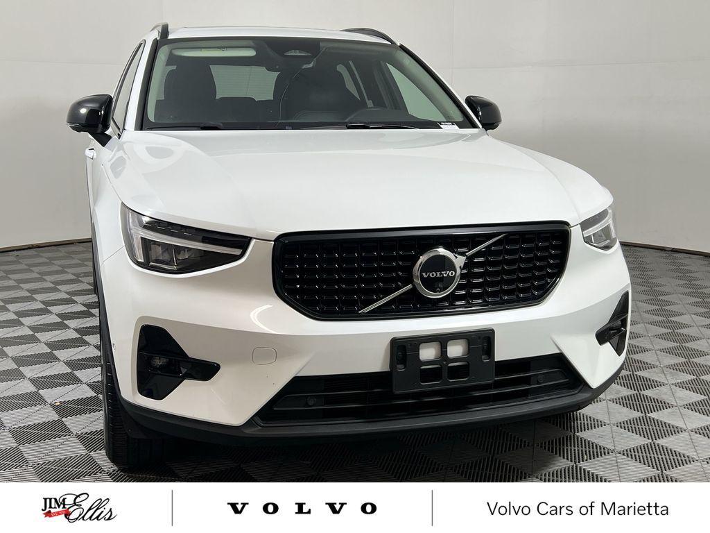 used 2025 Volvo XC40 car, priced at $32,423