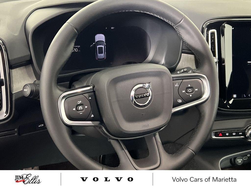 used 2025 Volvo XC40 car, priced at $32,423