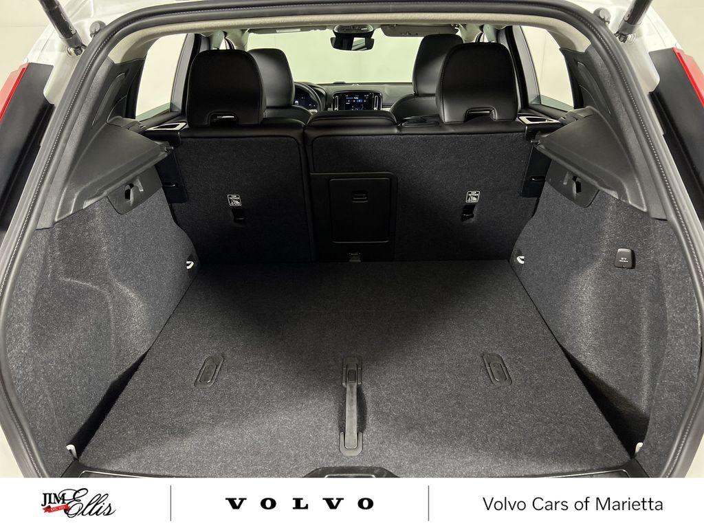 used 2025 Volvo XC40 car, priced at $32,423