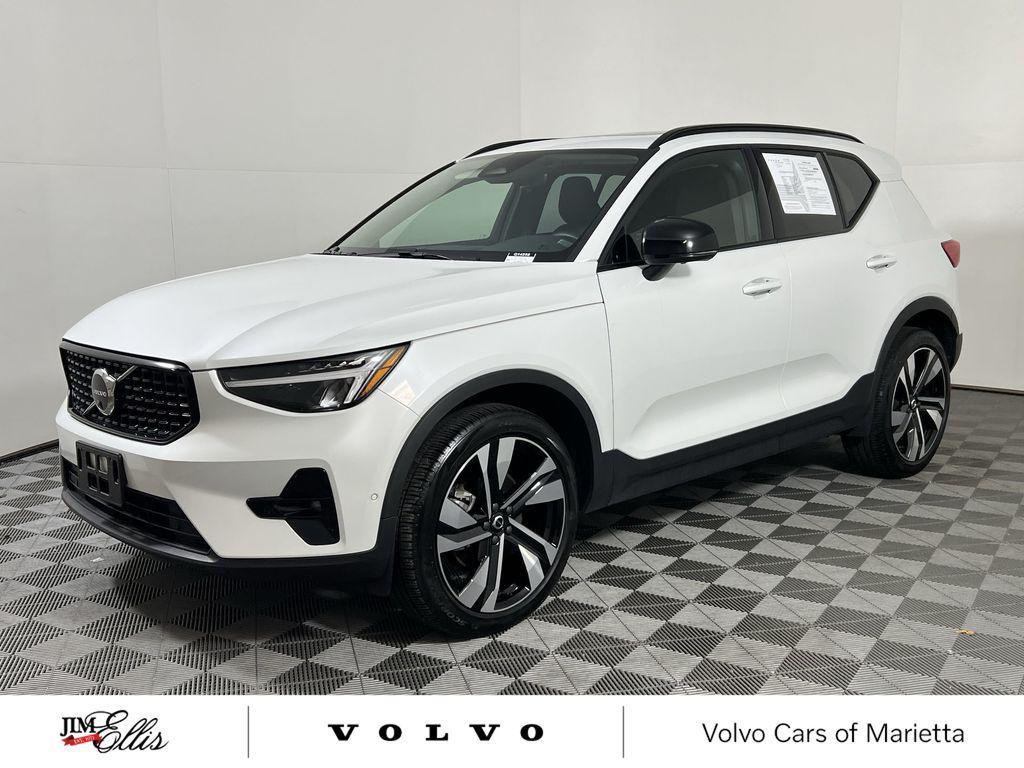 used 2025 Volvo XC40 car, priced at $32,423