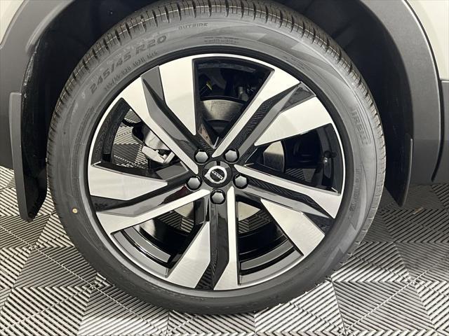 new 2025 Volvo XC40 car