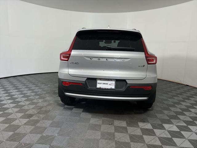new 2025 Volvo XC40 car