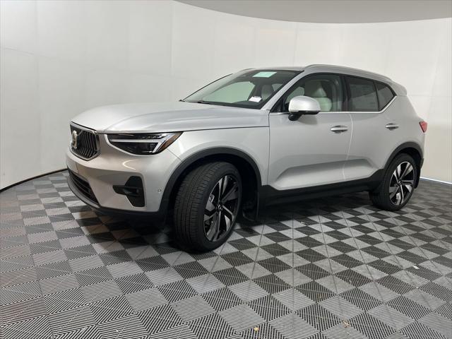 new 2025 Volvo XC40 car