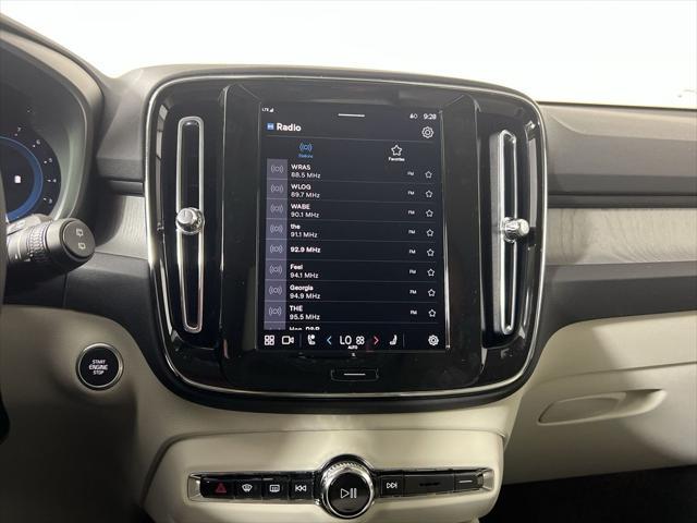 new 2025 Volvo XC40 car