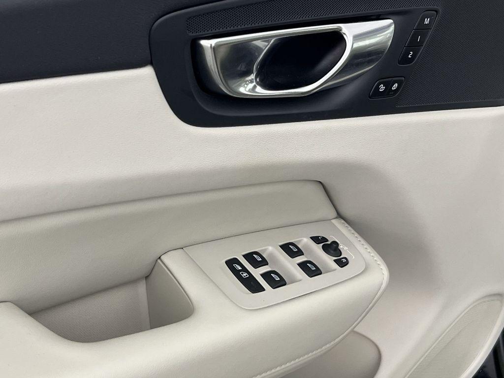 used 2023 Volvo XC60 car, priced at $34,919