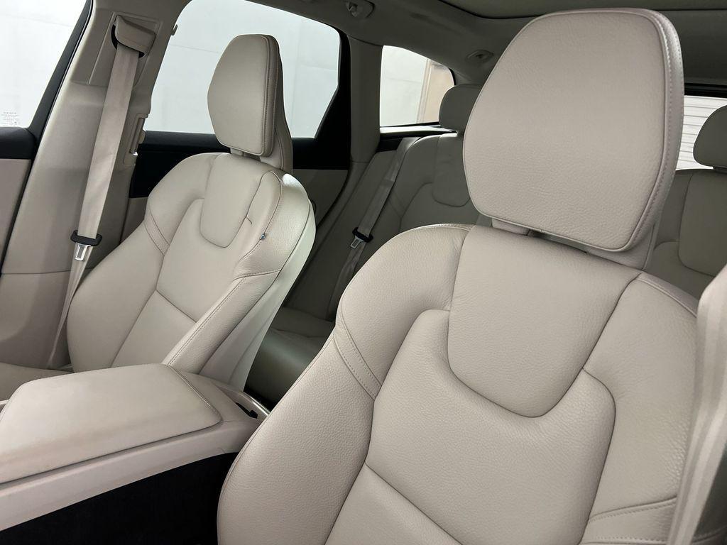 used 2023 Volvo XC60 car, priced at $34,919