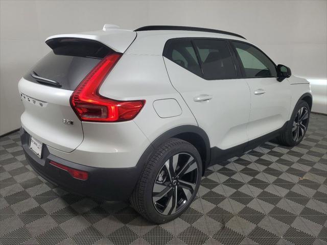 new 2025 Volvo XC40 car, priced at $50,595