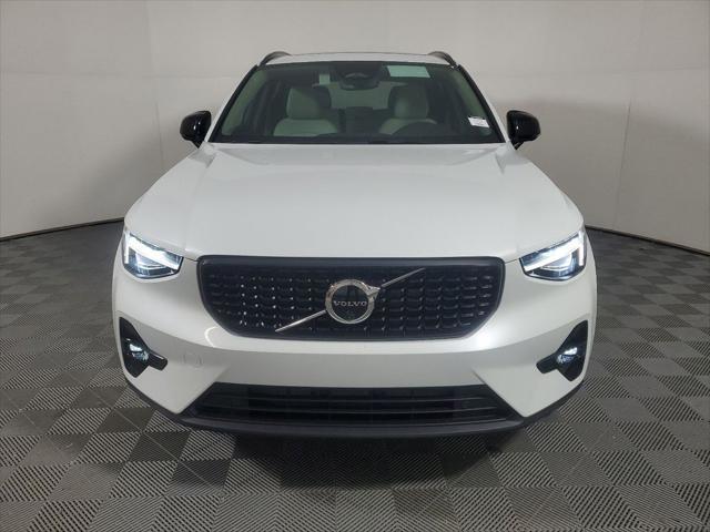 new 2025 Volvo XC40 car, priced at $50,595