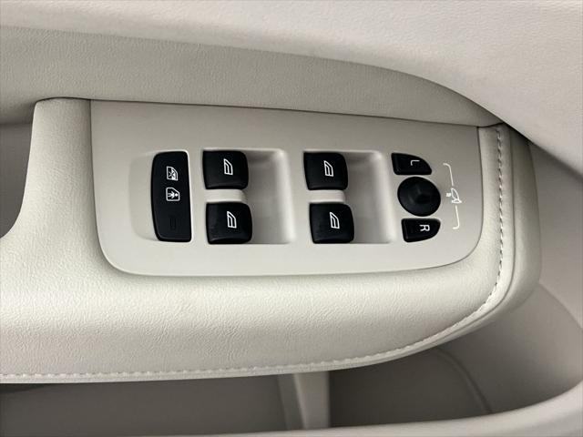 new 2025 Volvo XC60 car, priced at $55,995