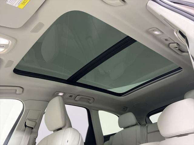 new 2025 Volvo XC60 car, priced at $55,995